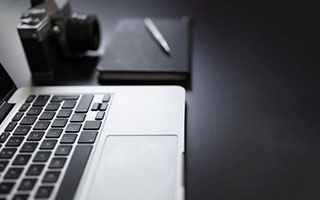 郑钦文再负萨巴伦卡，网友：没事，咱们继续“翻山”