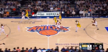 真有灵性！哈利伯顿虚晃点飞阿努诺比 顺势三分出手造成犯规！