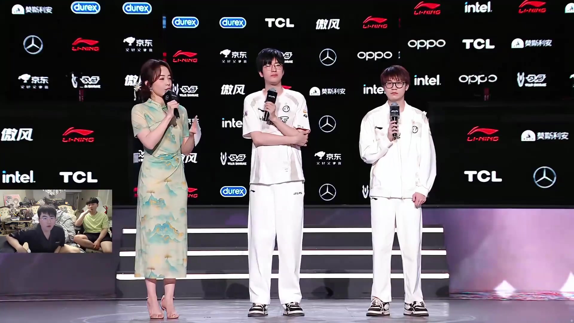 姿态看现场观众冒充姿态同意IG3:0WE瞬间红透了：给他发200！